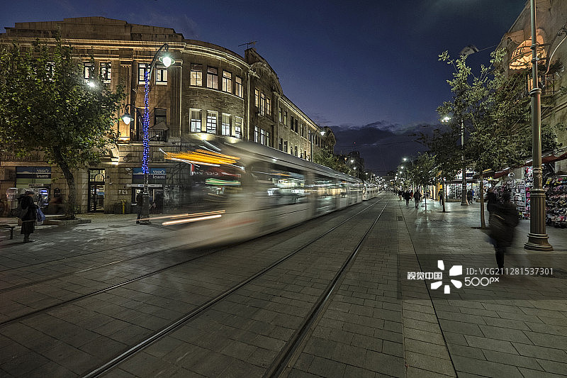 夜间有轨电车图片素材