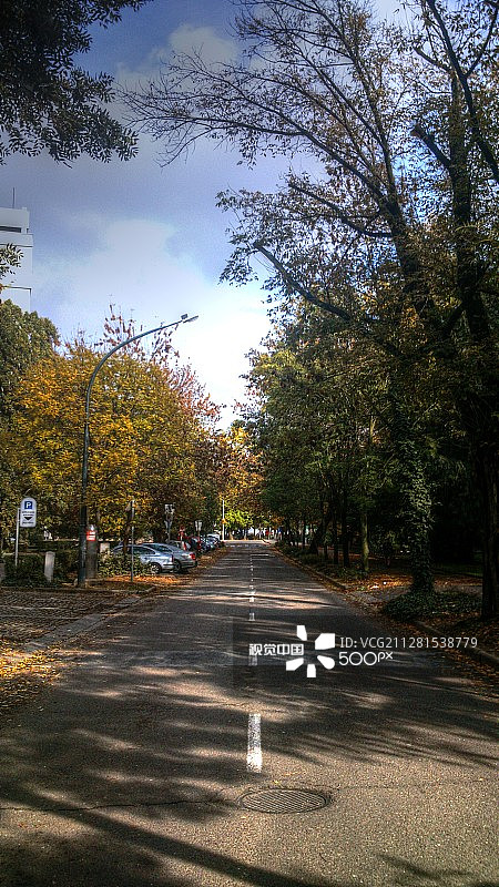 秋季街景：匈牙利埃格尔图片素材