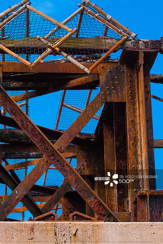 布雷斯岛废弃栈桥细节图片素材
