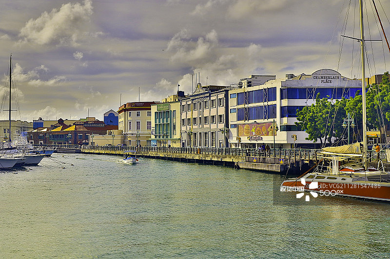 在木板路上图片素材