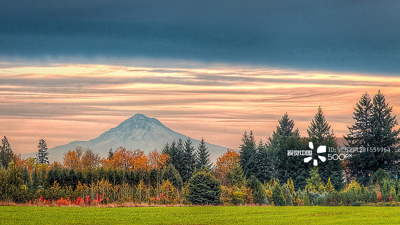 胡德山，秋色和日落图片素材