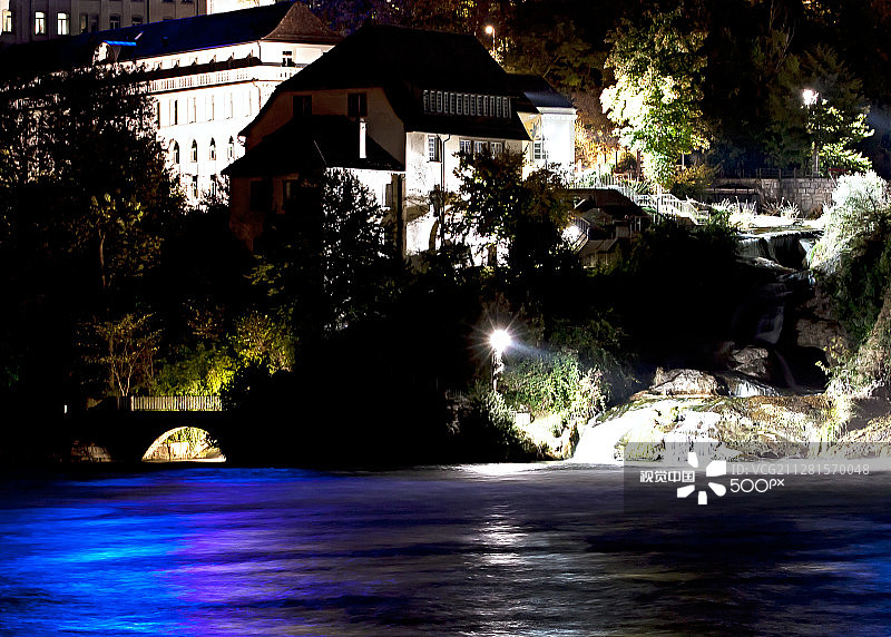 夜晚的莱茵瀑布图片素材