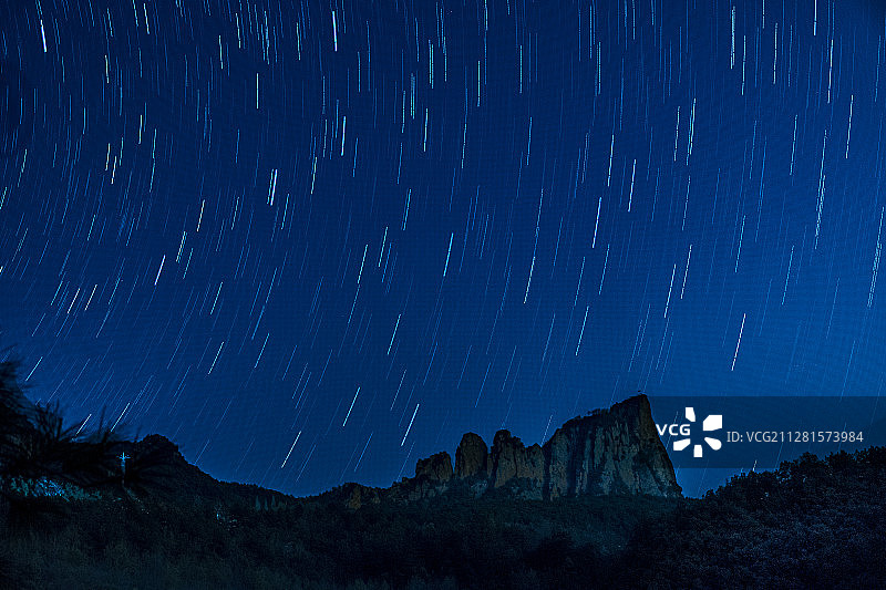 仙华山的星轨图片素材