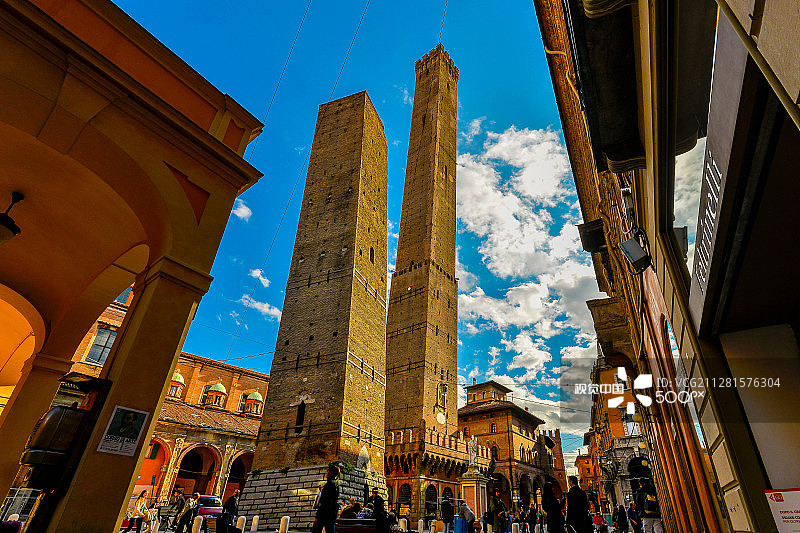 博洛尼亚的加里森达塔和阿西内利塔图片素材