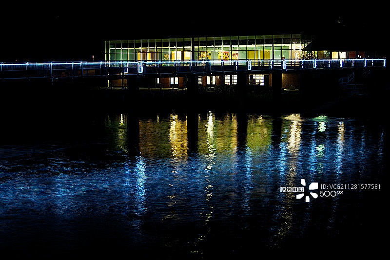 湖泊与灯光图片素材