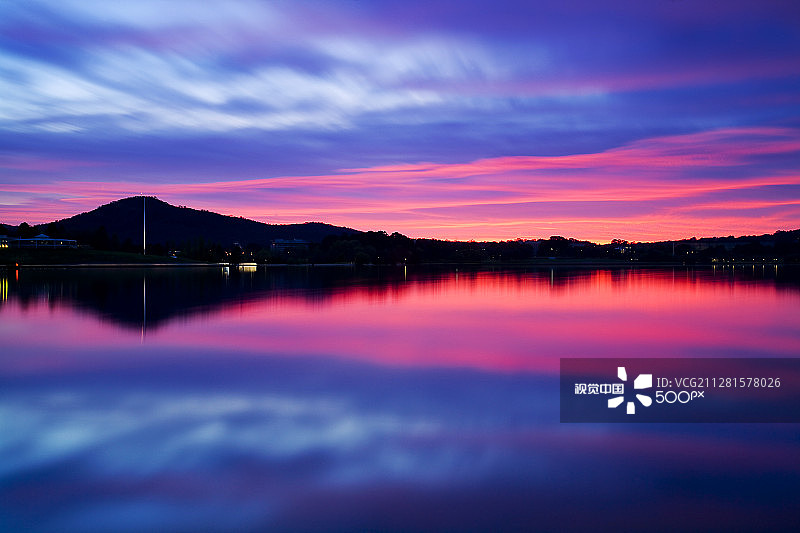 伯利格里芬湖日出图片素材