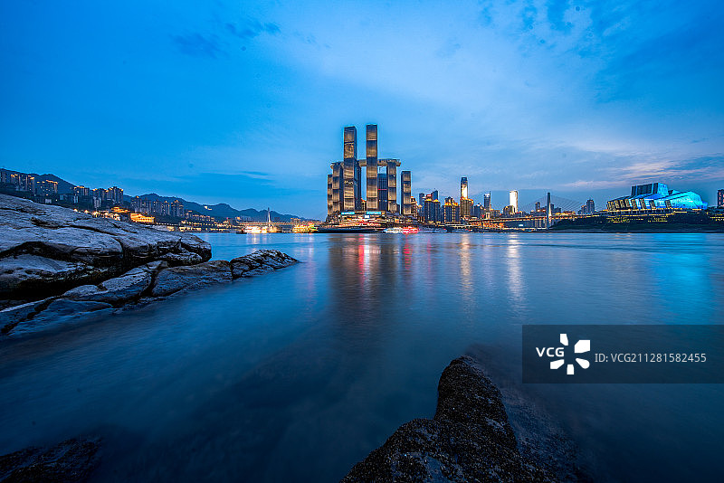 立体重庆朝天门两江汇天际线夜景图片素材