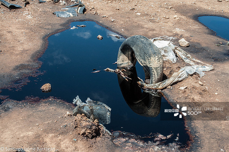 Llanta en su Jugo图片素材