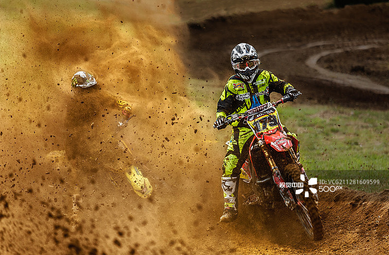 地面雨景图片素材