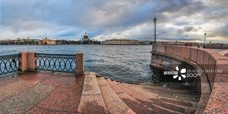 涅瓦河涨潮图片素材