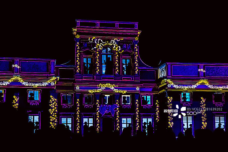 宫殿外墙上的视频映射图片素材