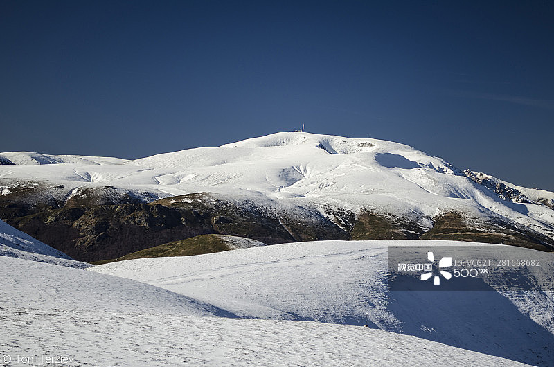 巴尔干山脉博特夫峰的冬天图片素材