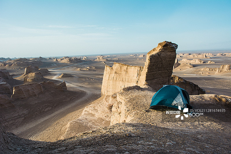 伊朗克尔曼沙赫达德卡卢特沙漠露营图片素材