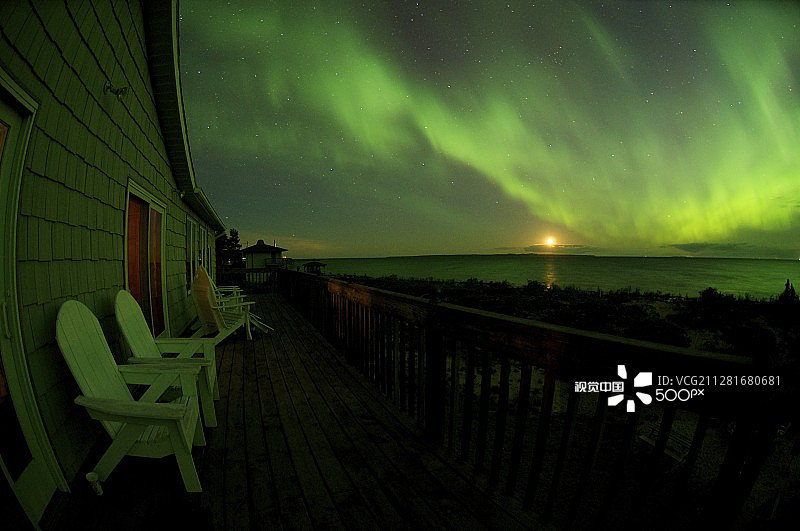 从门廊看到的尼斯美景图片素材