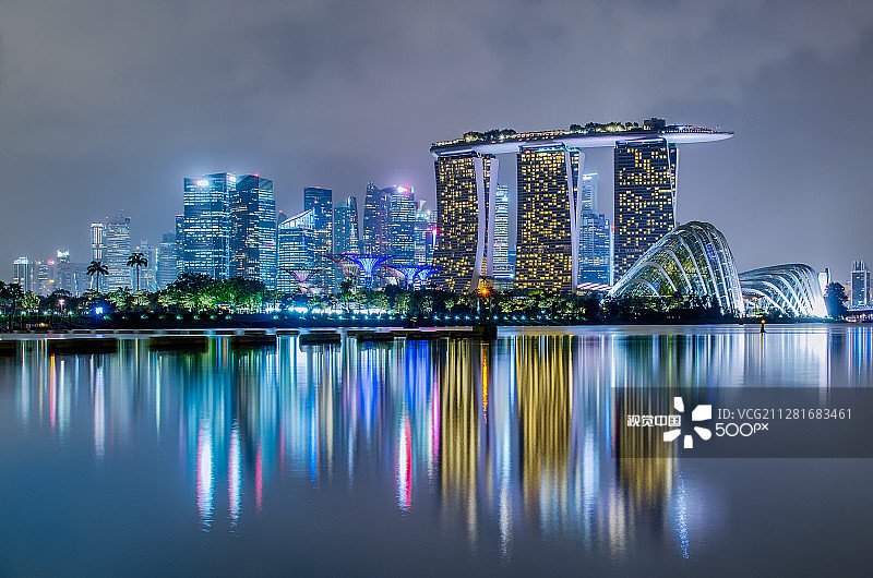 新加坡滨海湾金沙和滨海湾花园图片素材