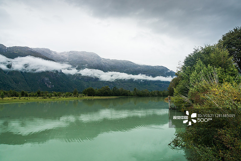 贝克河上的码头图片素材