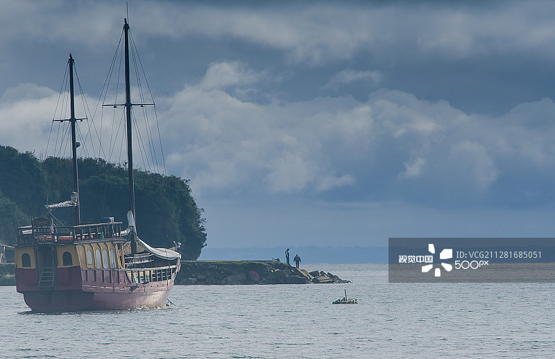 Llanquihue湖上的小船图片素材