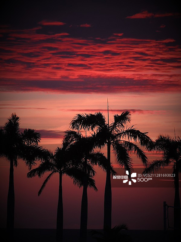 阿韦利亚纳斯海滩的日落图片素材