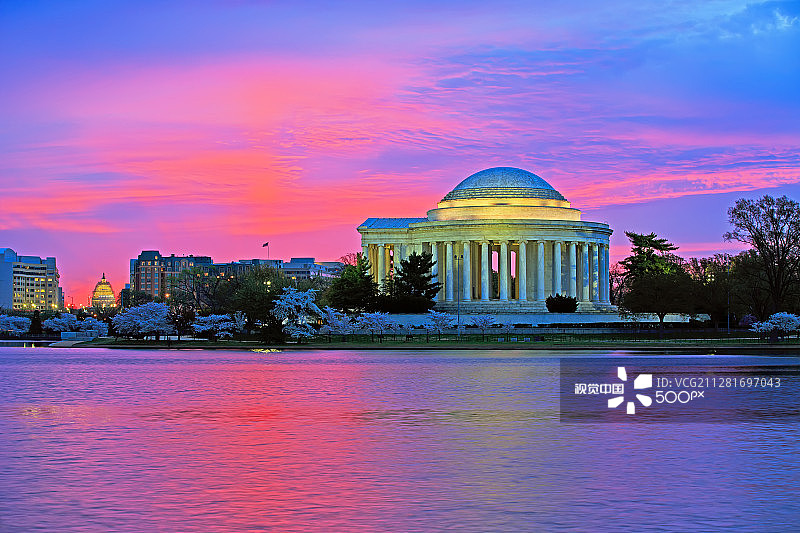 日出时分的杰斐逊纪念堂图片素材