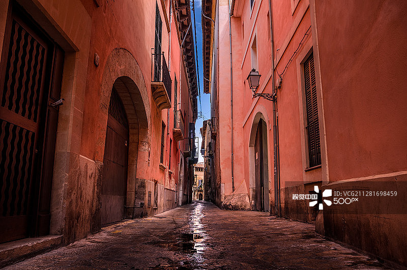 马略卡岛帕尔马的狭窄小巷图片素材