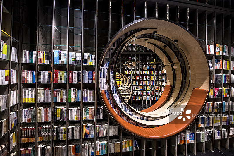 静谧的几何图书空间——钟书阁图片素材