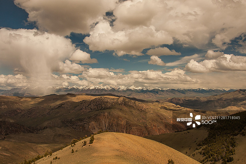 摩根河上的春雪图片素材