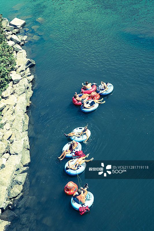 享受漂浮时光图片素材
