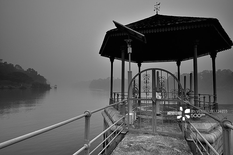 麦里芝蓄水池图片素材