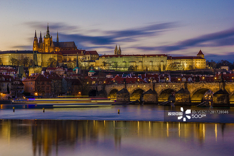 日落时的布拉格城堡图片素材