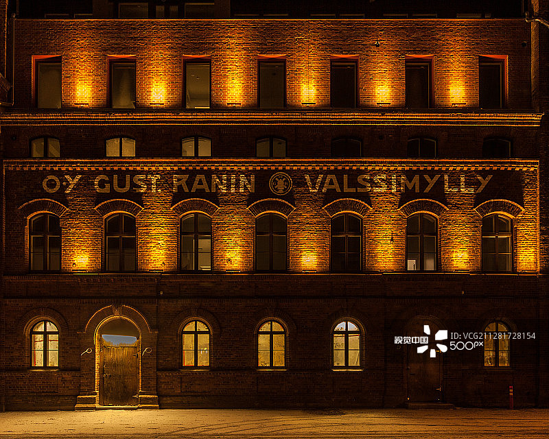 重焕生机的古老磨坊图片素材