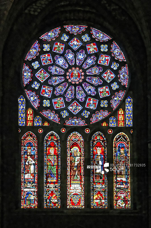 法国沙特尔彩色玻璃图片素材