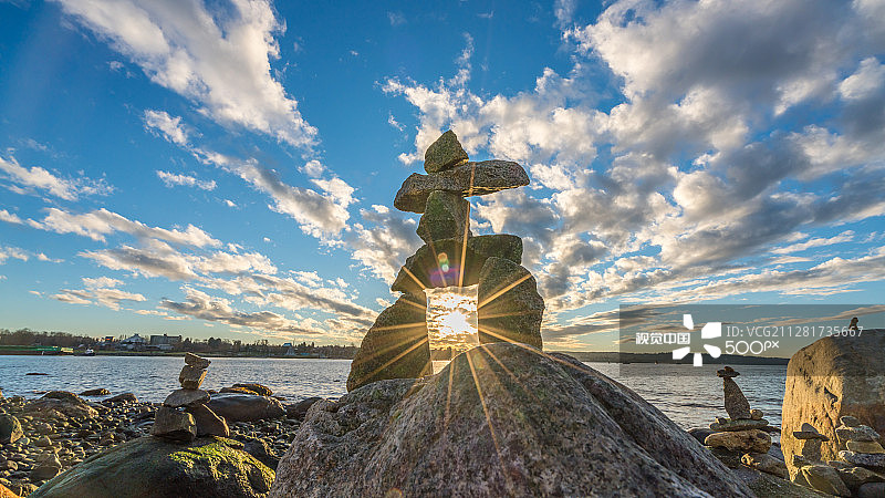 海滩上的因纽克舒克图片素材