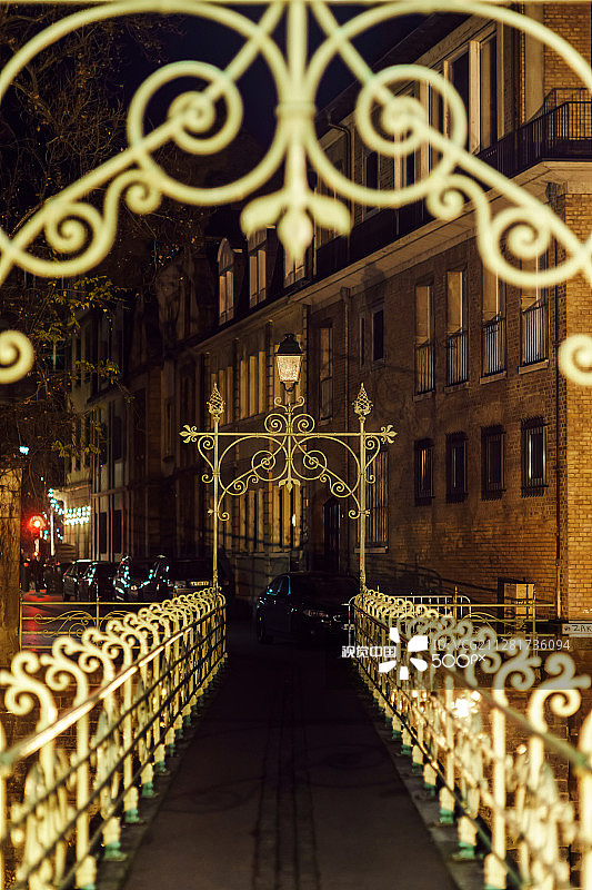 法国斯特拉斯堡美丽的夜景图片素材