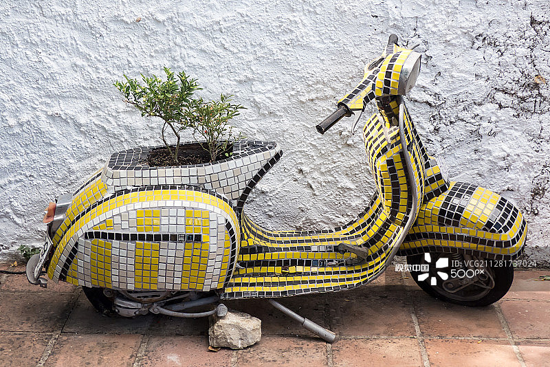 马赛克Vespa摩托车图片素材