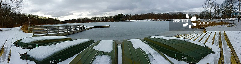倾覆的船只图片素材
