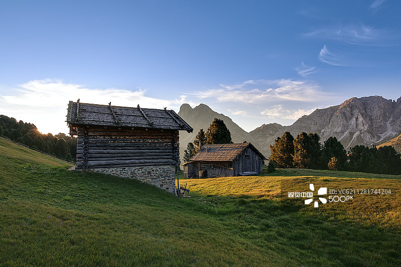 高山小木屋图片素材
