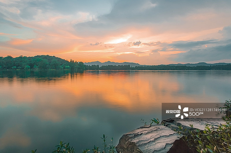 摄影师：SHI BAHUO / 500px图片素材