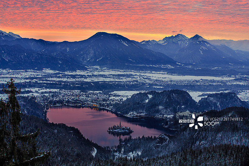 斯洛文尼亚布莱德湖日出景观图片素材