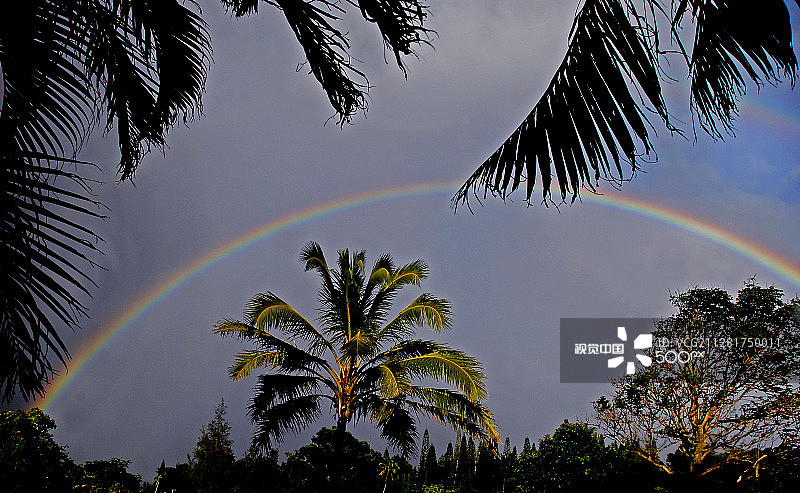 俳句彩虹图片素材