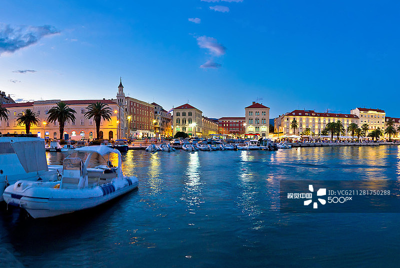 斯普利特Prokurative海滨夜景图片素材