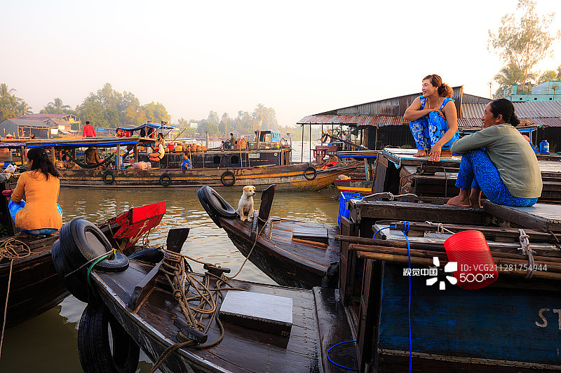 水上集市一角图片素材
