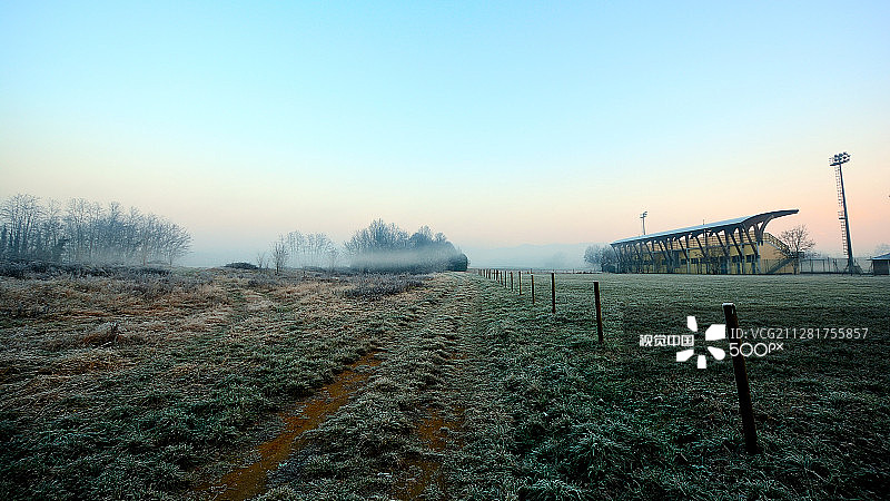 静谧漫步图片素材