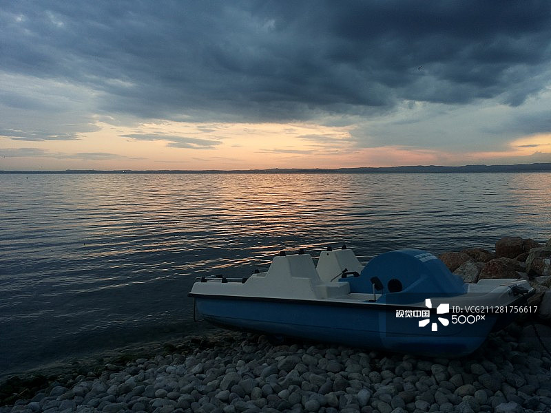 加尔达湖图片素材