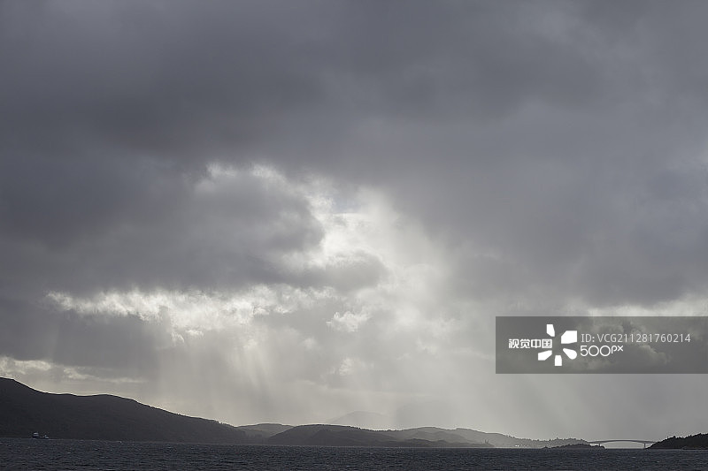 多云天气下的斯凯桥图片素材