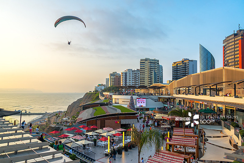 秘鲁利马的滑翔伞图片素材