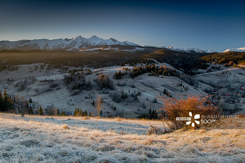 塔特拉山脉的日出图片素材