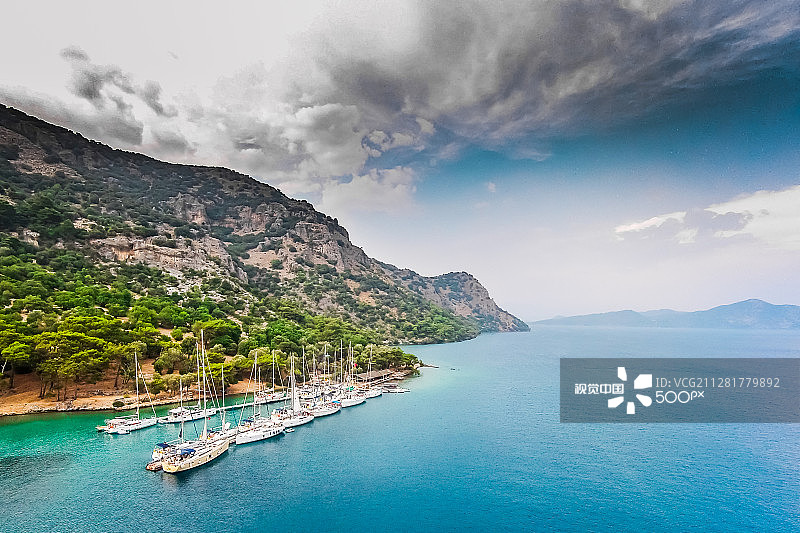 爱琴海上的游艇图片素材