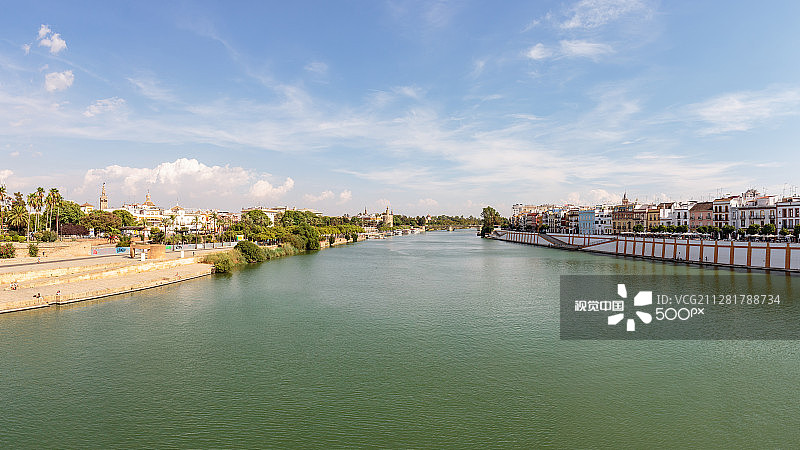 塞维利亚瓜达尔基维尔河图片素材