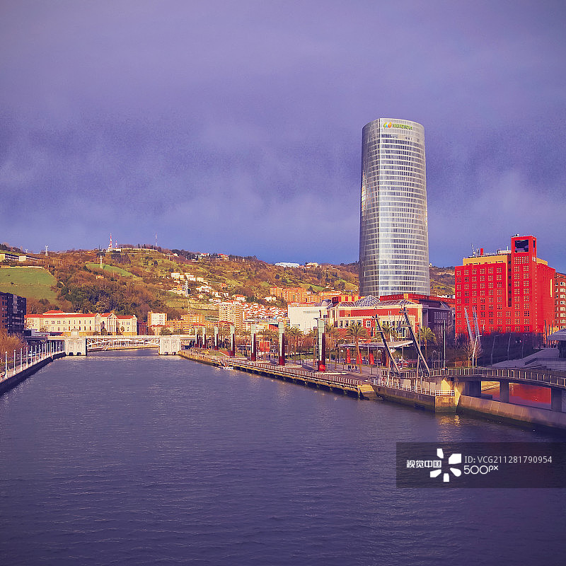 毕尔巴鄂的内维翁河图片素材