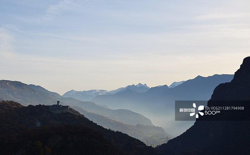 蓝色山脉图片素材